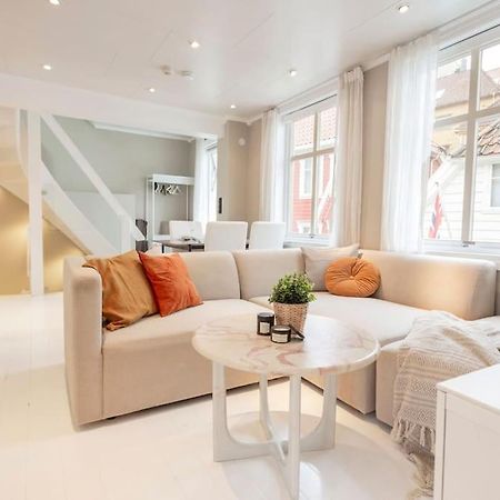 New! Modern Top Floor Apartment In Historic Area! Bergen Bagian luar foto