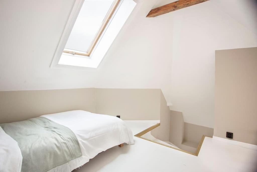 New! Modern Top Floor Apartment In Historic Area! Bergen Bagian luar foto
